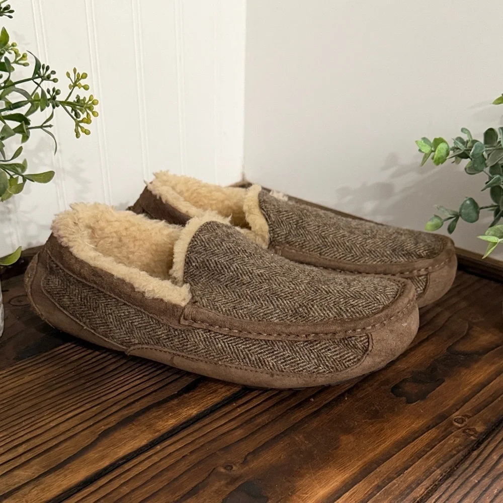 Ugg Men's Cozy Brown Herringbone Wool Slippers